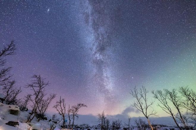 Feel The Beauty Of Northern Lights In The Skies