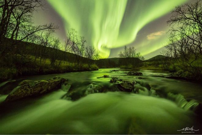 Feel The Beauty Of Northern Lights In The Skies