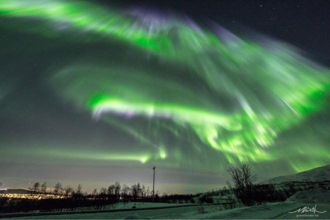 Feel The Beauty Of Northern Lights In The Skies