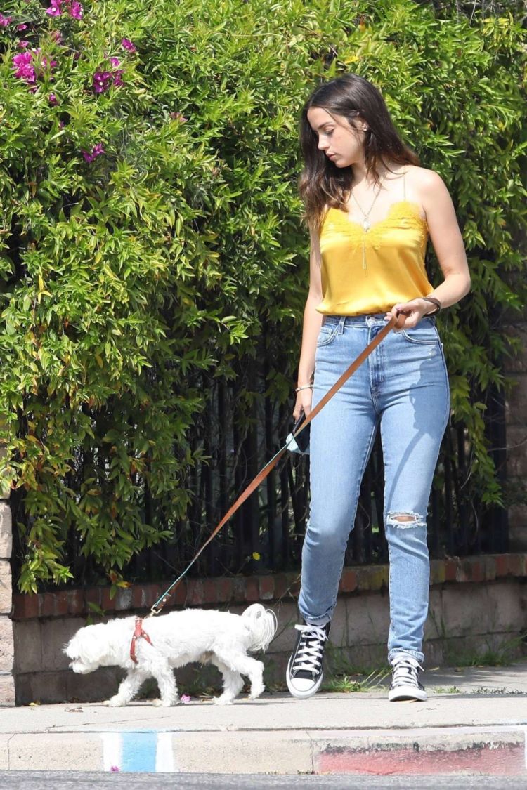 Pretty Ana De Armas Candids In Jeans Out In Venice