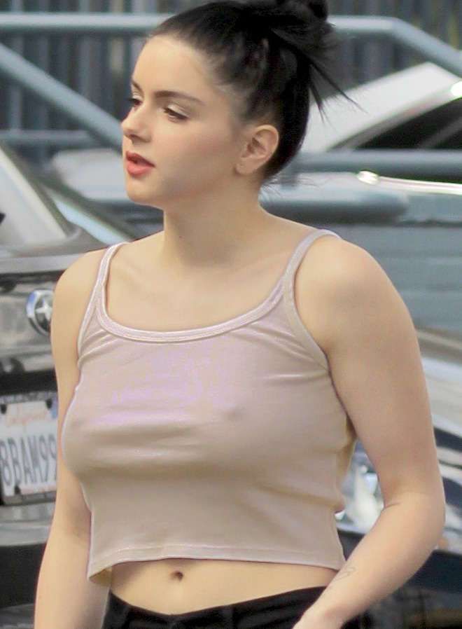 Ariel Winter Candids Out And About In Studio City