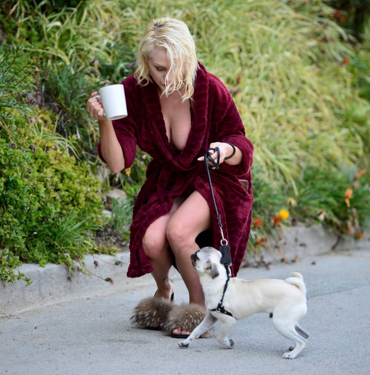 Courtney Stodden Walking Her Dog Out In Los Angeles
