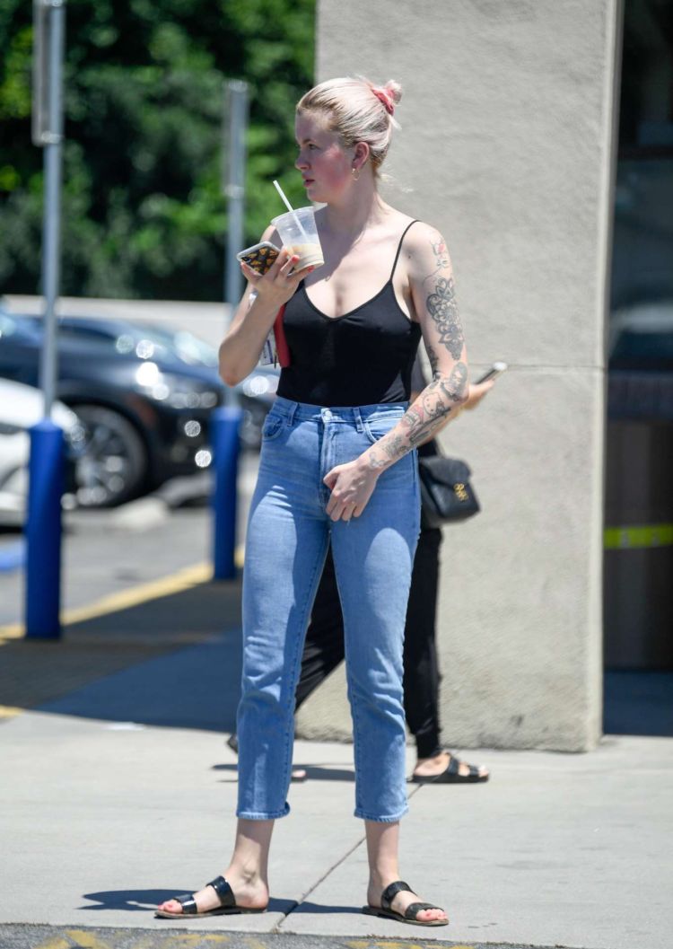 Ireland Baldwin Out And About Candids In Los Angeles