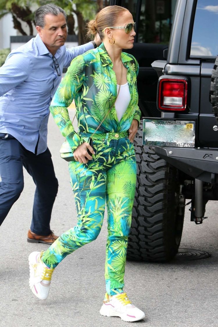 Jennifer Lopez Going Out For Brunch With Her Family In Miami