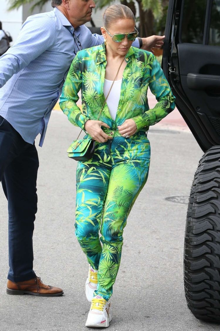 Jennifer Lopez Going Out For Brunch With Her Family In Miami