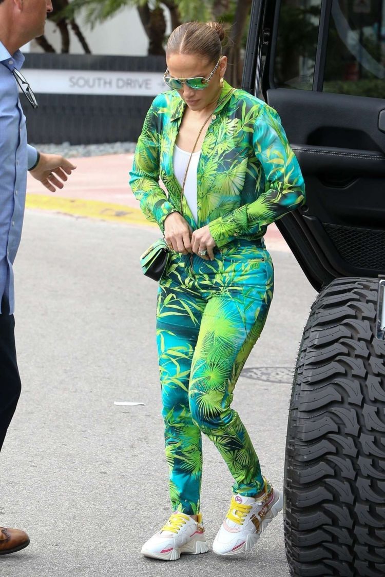 Jennifer Lopez Going Out For Brunch With Her Family In Miami