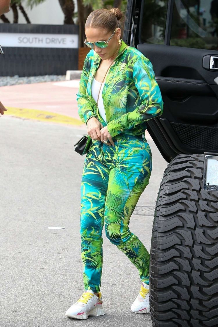Jennifer Lopez Going Out For Brunch With Her Family In Miami
