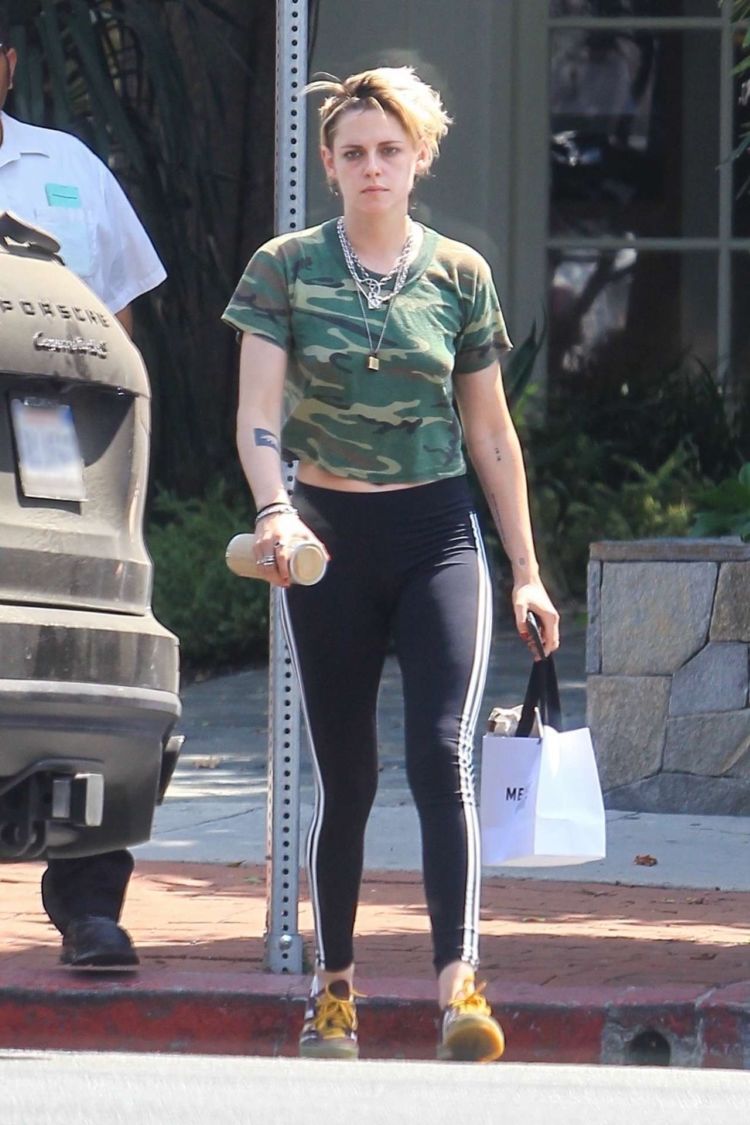 Kristen Stewart Shopping Candids In Hollywood