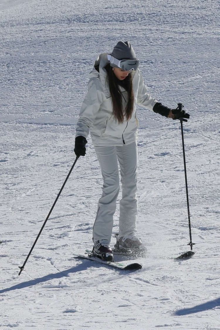Madison Beer Takes A Ski Lesson In Aspen