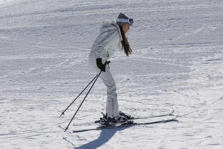 Madison Beer Takes A Ski Lesson In Aspen
