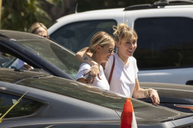 Miley Cyrus And Kaitlynn Carter Out For Lunch In Los Angeles