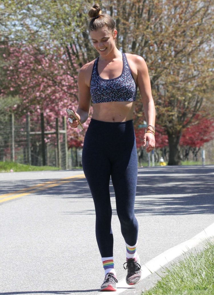 Nina Agdal Jogging Out In The Hamptons