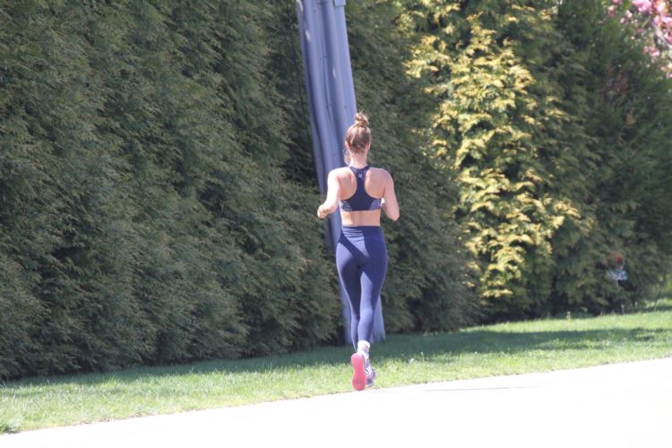 Nina Agdal Jogging Out In The Hamptons