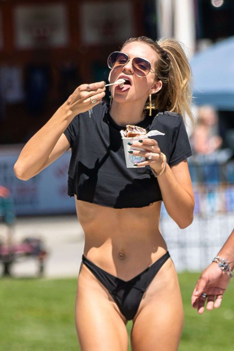 Rachel McCord Dating Her Boyfriend At Venice Beach