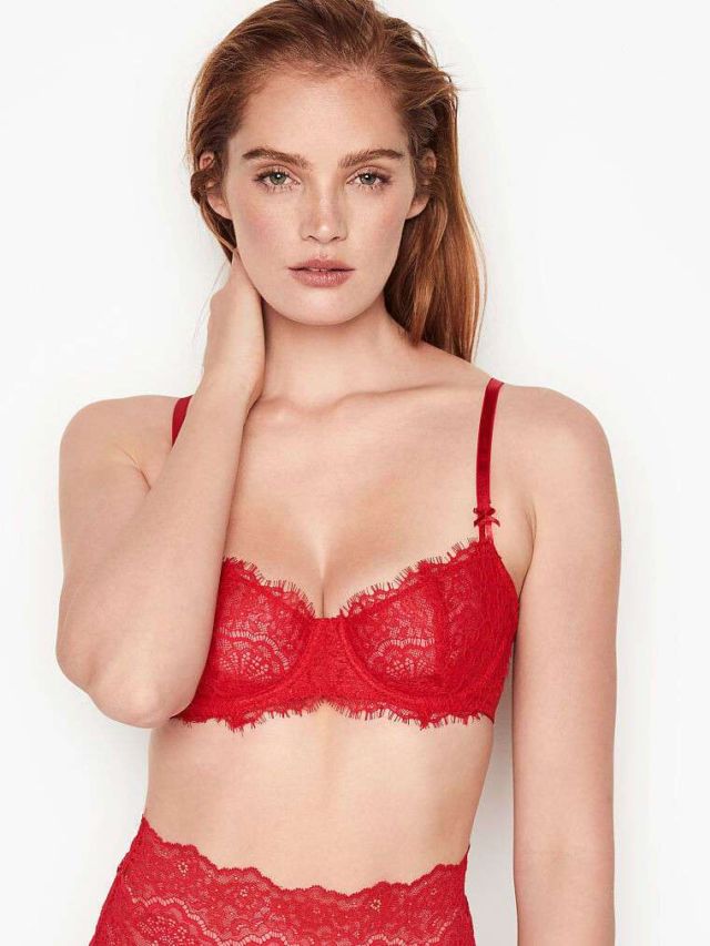 Alexina Graham Showcasing Victoria S Secret Lingerie Collection Glamistan Com