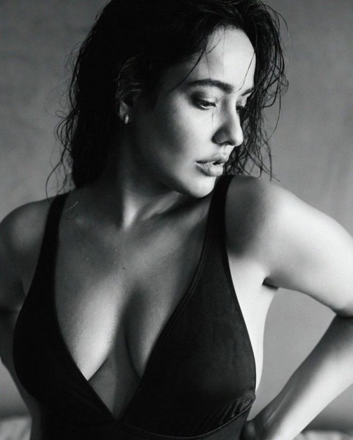 Neha Sharma Knows How To Raise The Temperature In Black Ooutfits