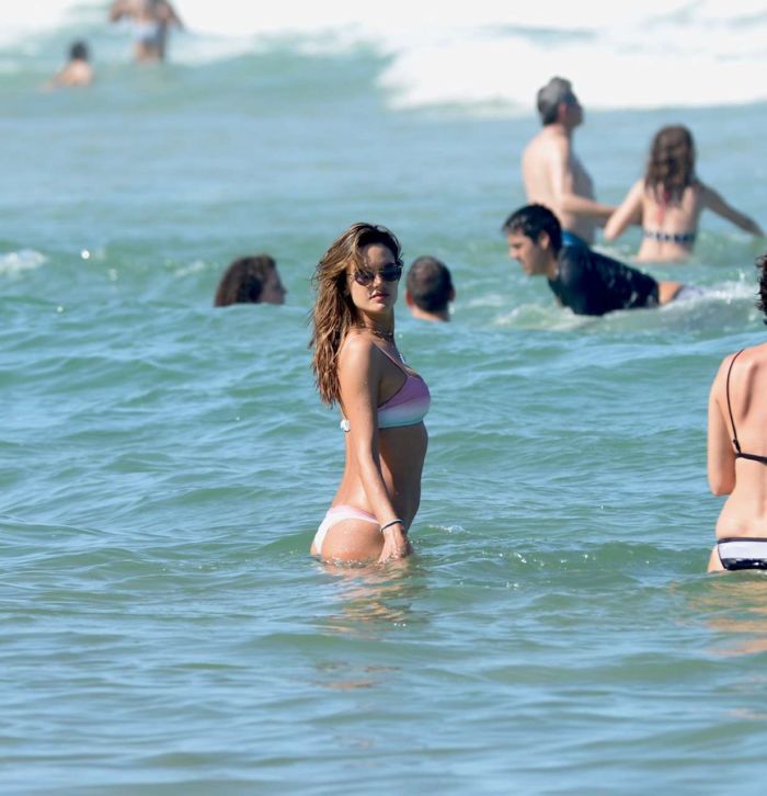 Alessandra Ambrosio Plays Volleyball In Pink Bikini On The Beach in Florianopolis
