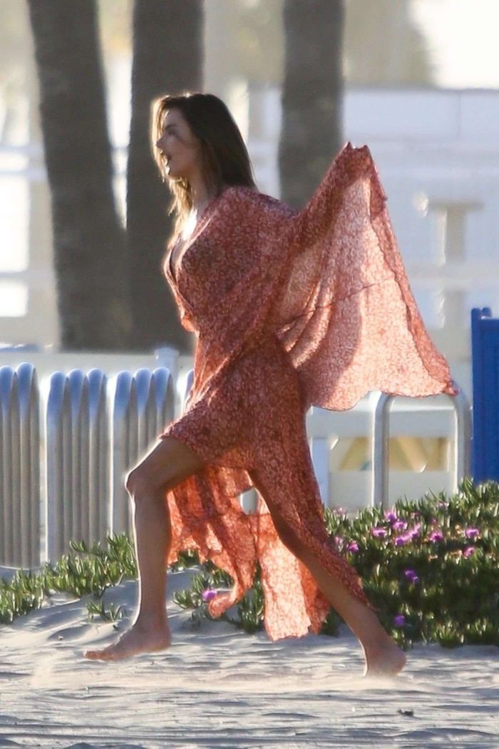 Alessandra Ambrosio Photoshoot Candids In Santa Monica