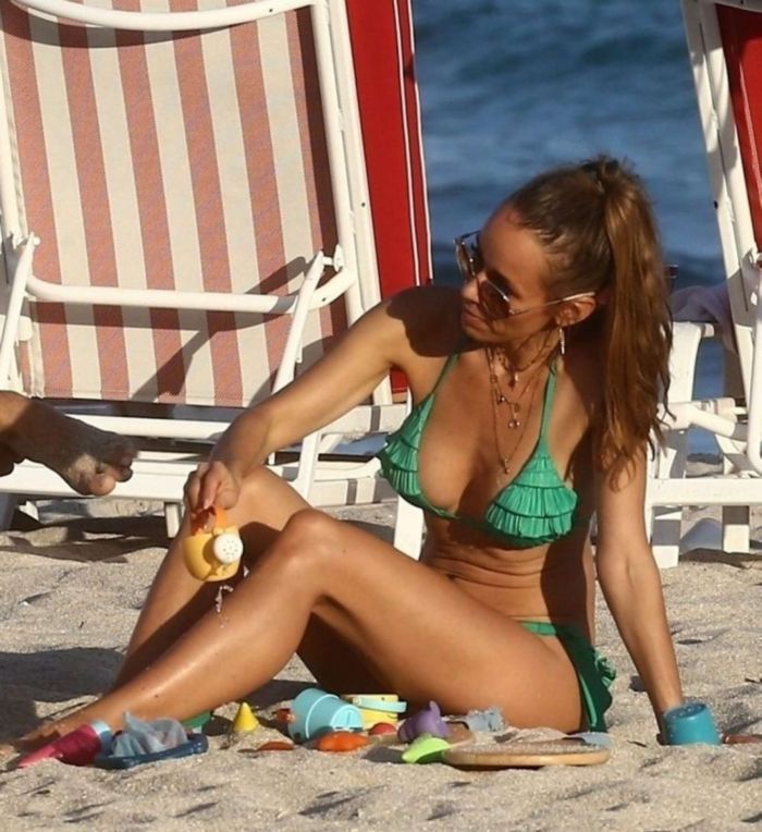 Annemarie Carpendale In Green Bikini On A Family Vacation In Miami