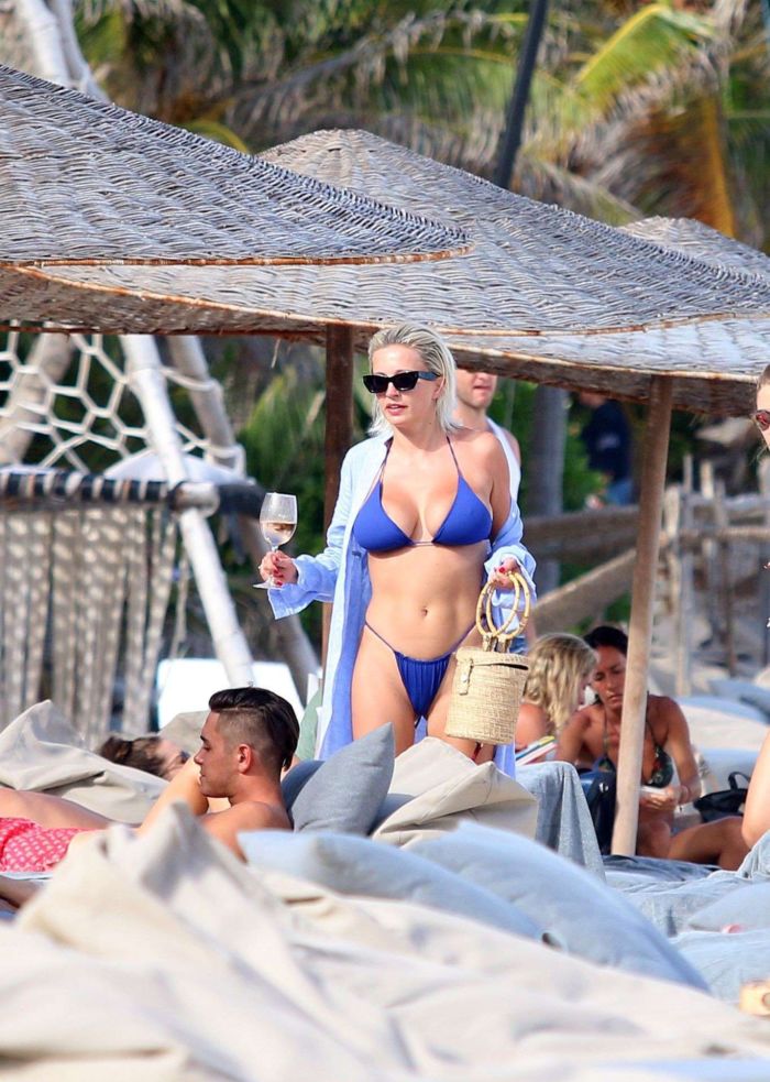 Caroline Vreeland In A Blue Bikini At The Beach In Tulum