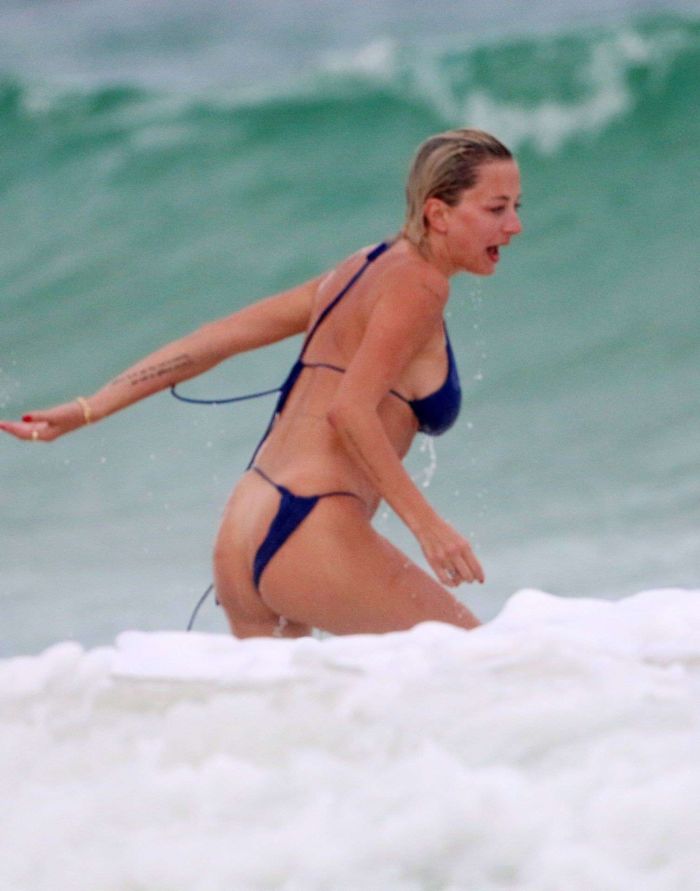 Caroline Vreeland In A Blue Bikini At The Beach In Tulum