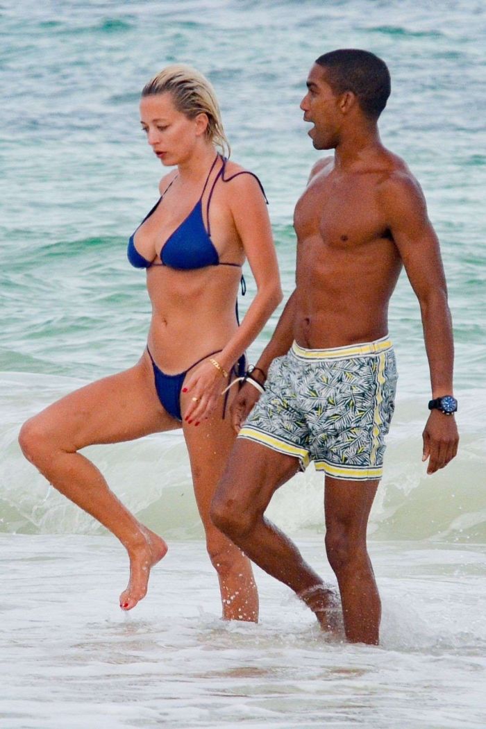Caroline Vreeland In A Blue Bikini At The Beach In Tulum