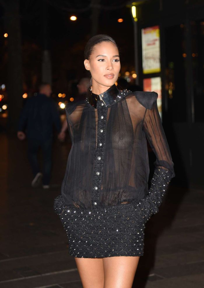 Cindy Bruna Out For Dinner At The Fouquets Restaurant