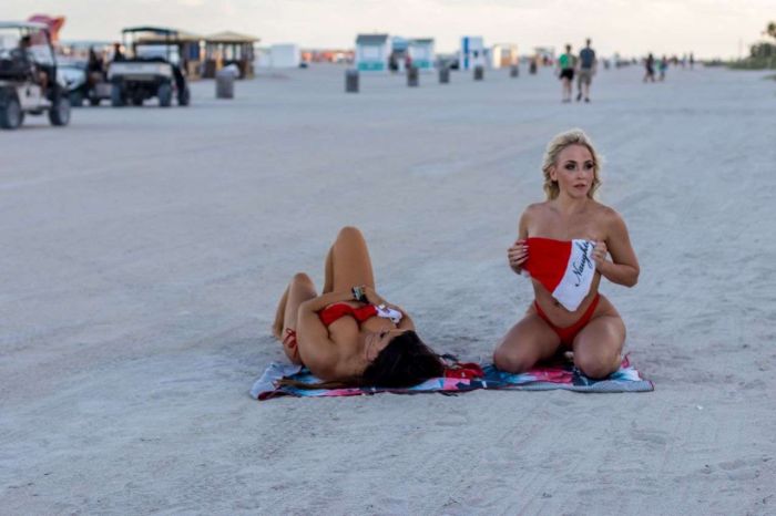 Claudia Romani And Jess Picado In Red Bikinis For Xmas Photoshoot