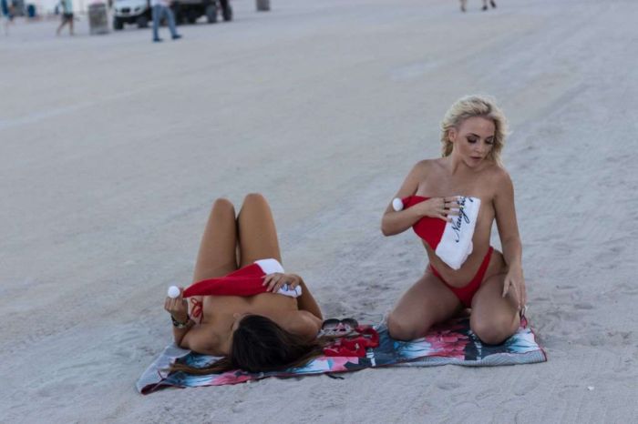 Claudia Romani And Jess Picado In Red Bikinis For Xmas Photoshoot