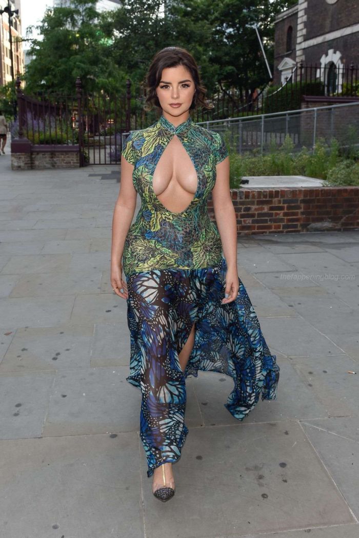 Sensational Demi Rose Mawby Poses At A Bar In London