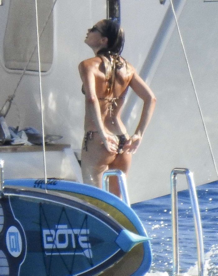 Doutzen Kroes Kayaking In A Bikini At A Beach In Ibiza