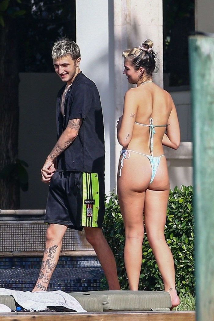 Dua Lipa Spotted With Her Boyfriend Anwar Hadid In Miami