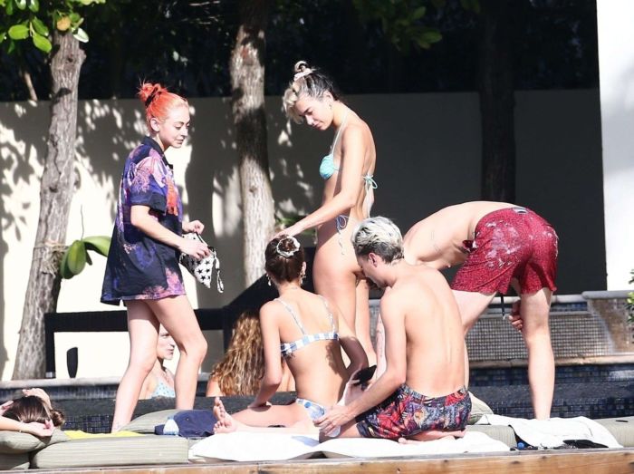 Dua Lipa Spotted With Her Boyfriend Anwar Hadid In Miami