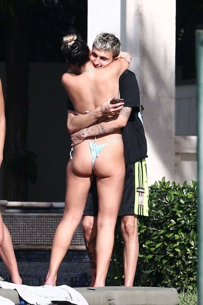 Dua Lipa Spotted With Her Boyfriend Anwar Hadid In Miami