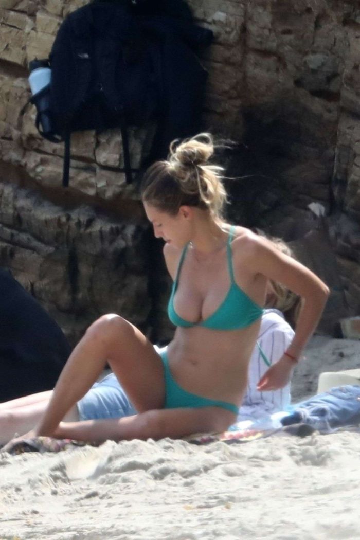 Dylan Penn Holidaying On Mother's Day Morning With Mom Robin Wright At The Beach