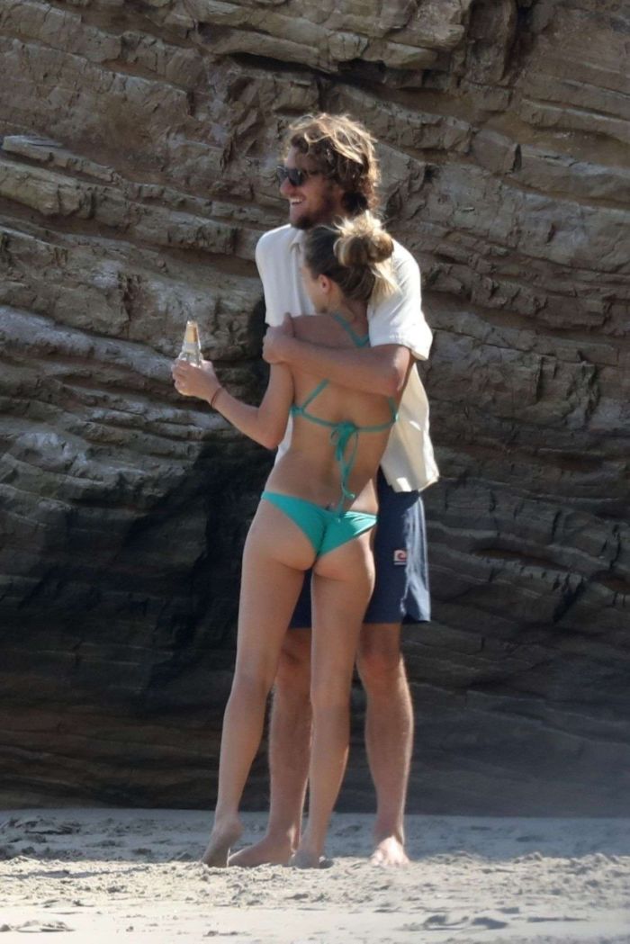 Dylan Penn Holidaying On Mother's Day Morning With Mom Robin Wright At The Beach