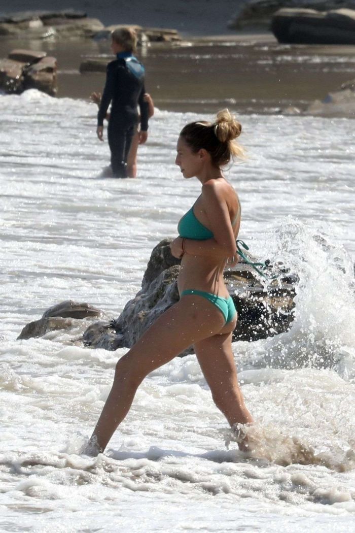 Dylan Penn Holidaying On Mother's Day Morning With Mom Robin Wright At The Beach