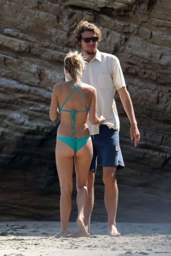 Dylan Penn Holidaying On Mother's Day Morning With Mom Robin Wright At The Beach