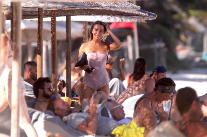 Elisa De Panicis Spotted With Fellow Model Friend Elena Gusmeroli At The Beach