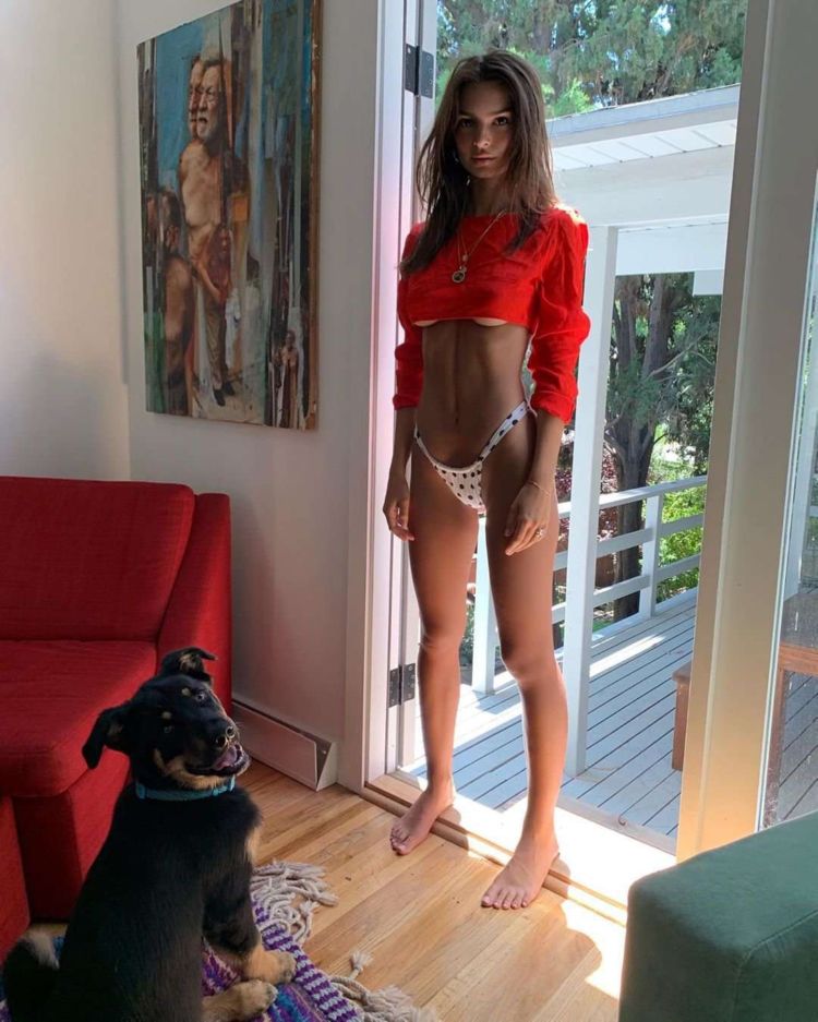 Emily Ratajkowski Photoshoot In A Bikini