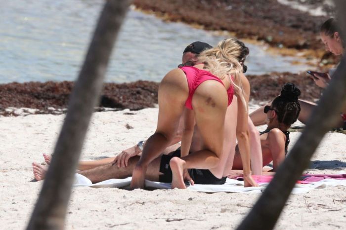 Farrah Abraham Candids In Pink Bikini At The Beach In Tulum, Mexico