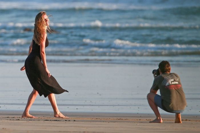Gisele Bundchen Enjoying In Bikini On The Beach In Costa Rica