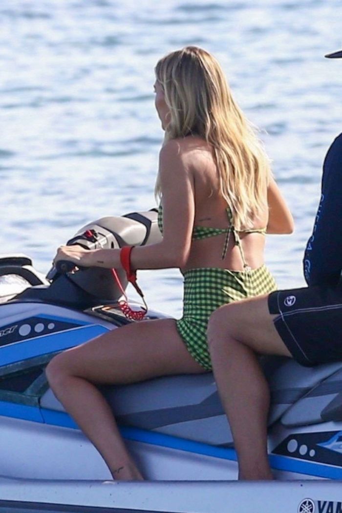 Hailey Baldwin Candids In A Swimsuit On The Beach In Miami