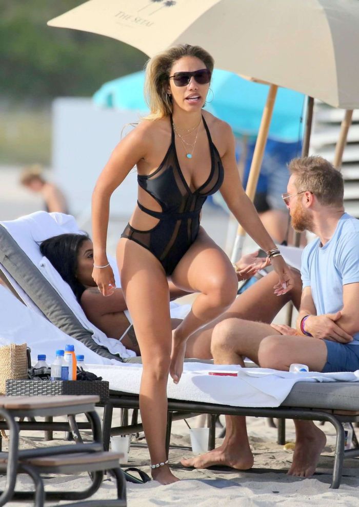 Jessica Ledon Relaxing In A Swimsuit On The Beach In Miami