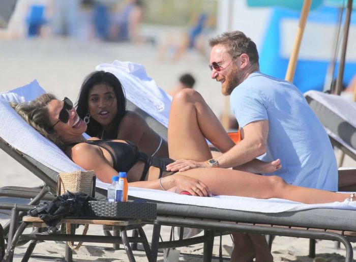 Jessica Ledon Relaxing In A Swimsuit On The Beach In Miami
