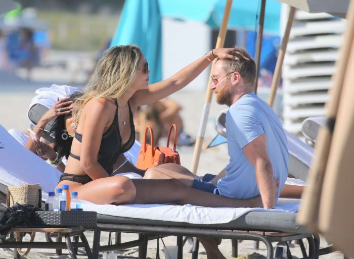 Jessica Ledon Relaxing In A Swimsuit On The Beach In Miami