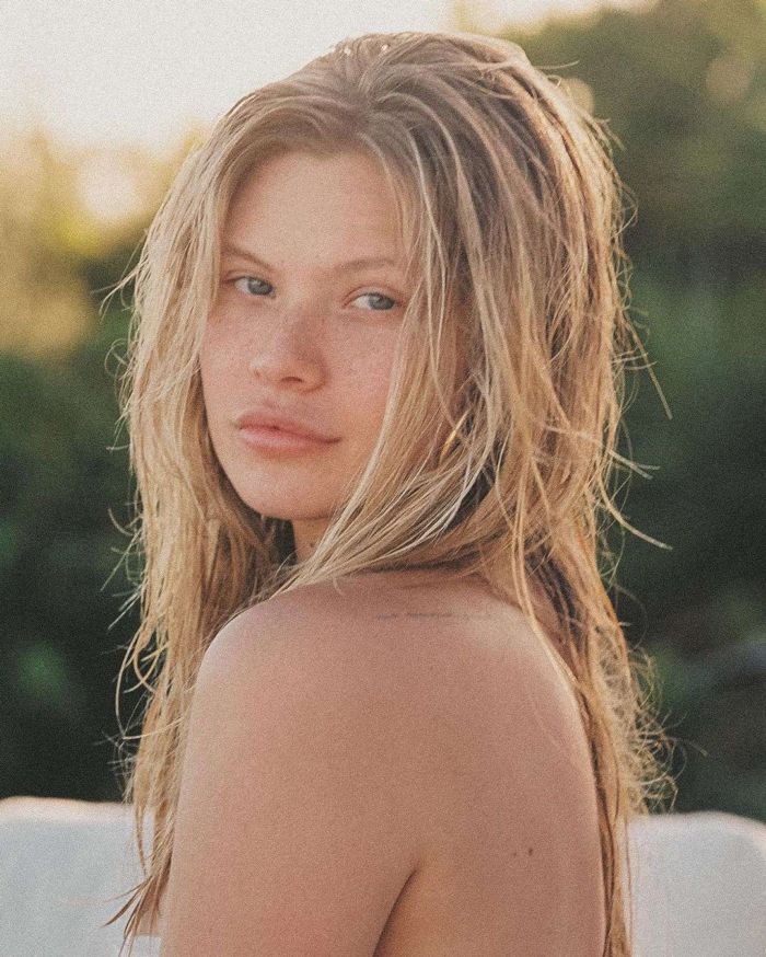 Josie Canseco And Scarlett Rose Leithold Together At The Swimming Pool