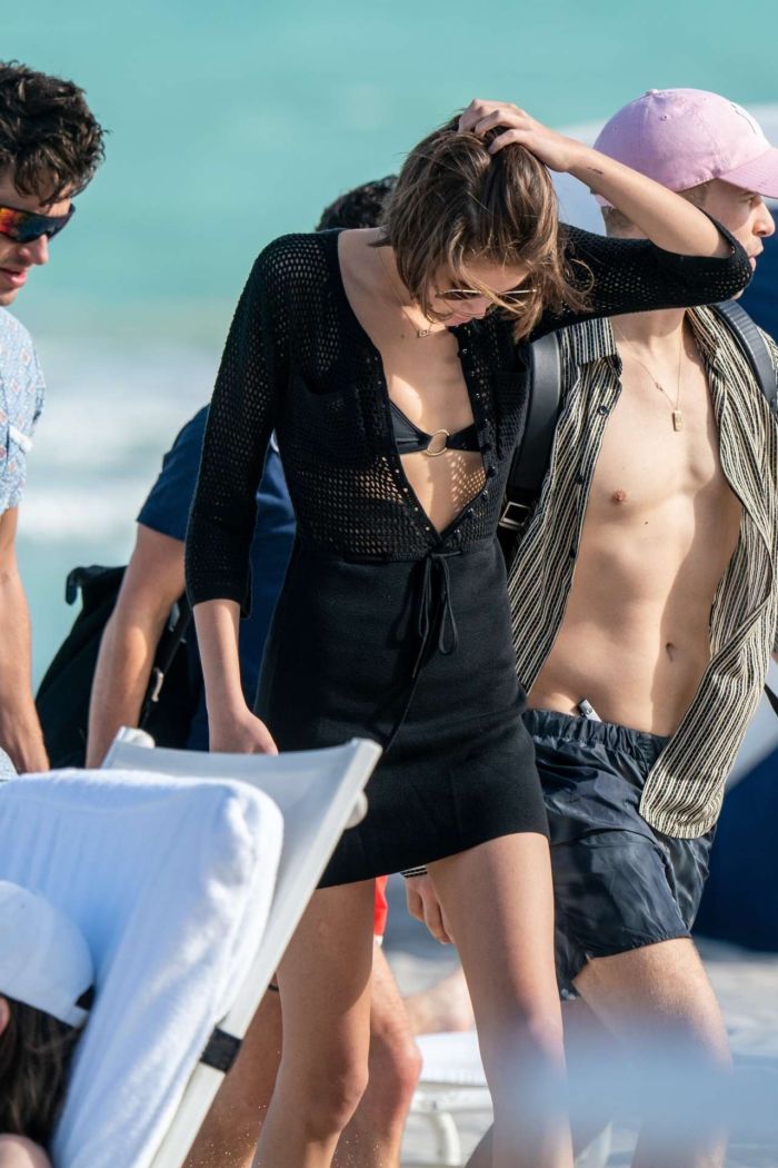 Kaia Gerber Relaxing In A Bikini On The Beach In Miami