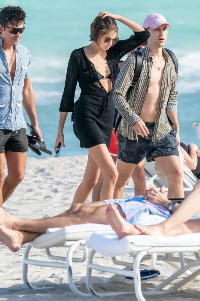 Kaia Gerber Relaxing In A Bikini On The Beach In Miami