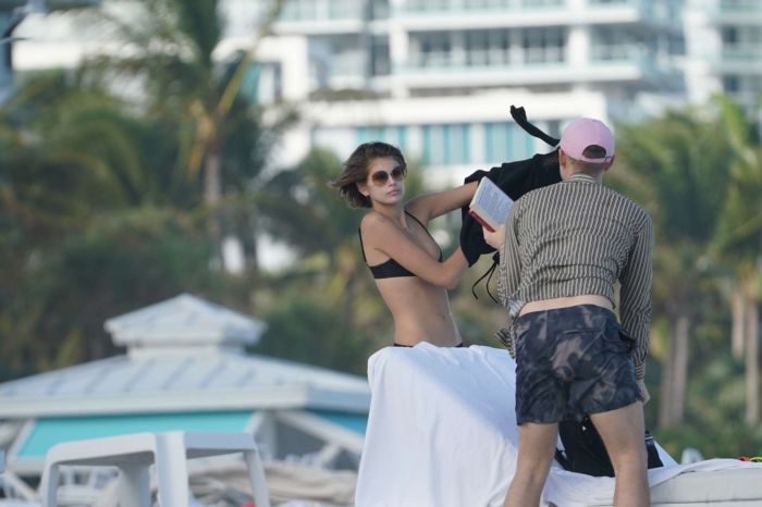 Kaia Gerber Relaxing In A Bikini On The Beach In Miami